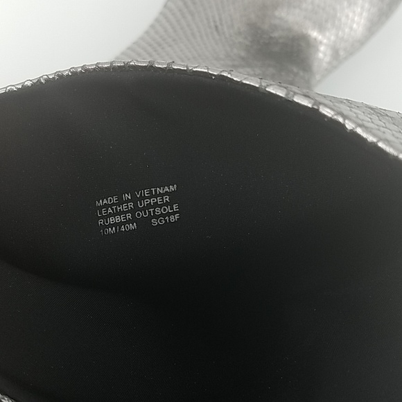 🆕️ MichaelKors Divia Diamond Metallic Boot - Picture 5 of 8